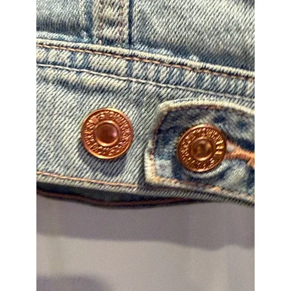 Levis Womens Cropped Denim Trucker Jacket Light Wash Blue Small Stretch Cotton - Picture 6 of 10